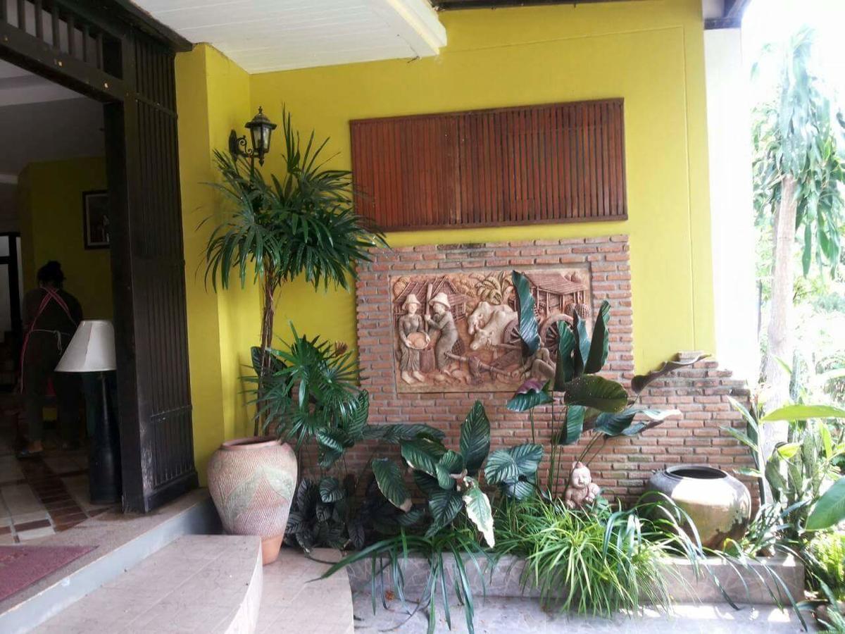 Rungnatee Place & Boutique Hotel Buriram Exterior foto