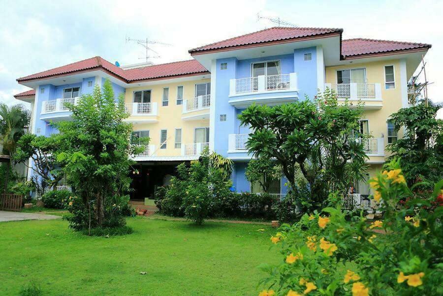 Rungnatee Place & Boutique Hotel Buriram Exterior foto