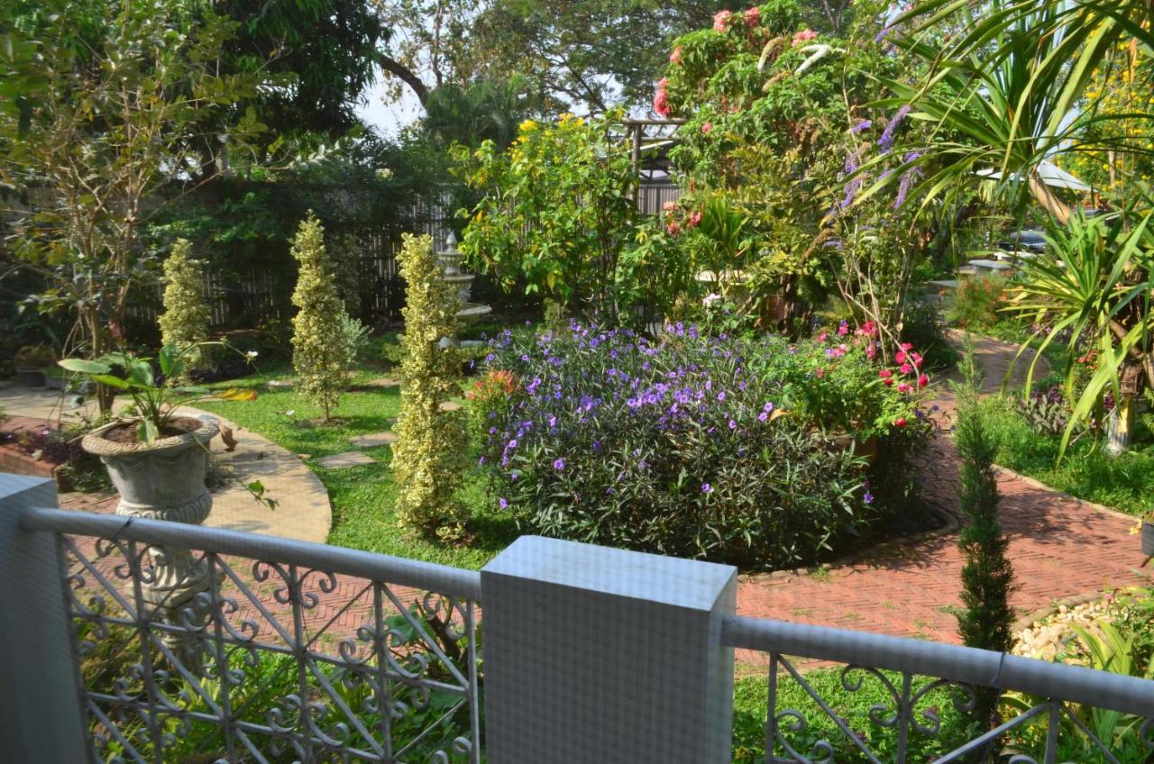 Rungnatee Place & Boutique Hotel Buriram Exterior foto